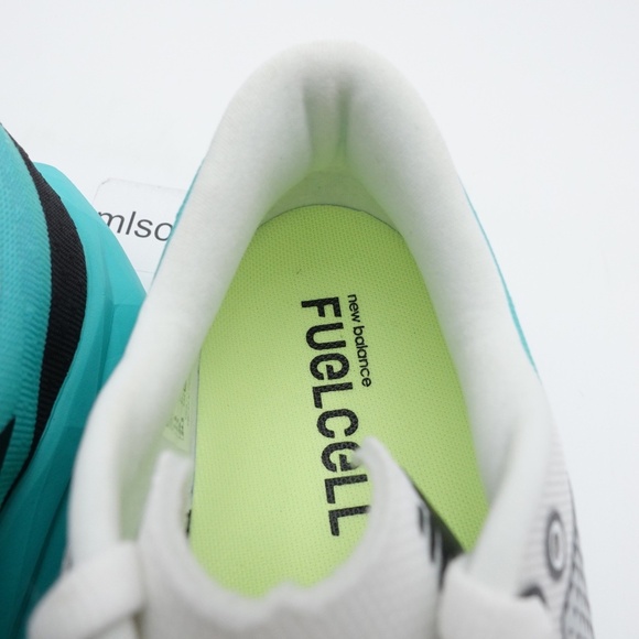 Size 7.5 WIDE D Women's New Balance FuelCell Rebel v4 Running Shoes WFCXCJ4 - Picture 8 of 13